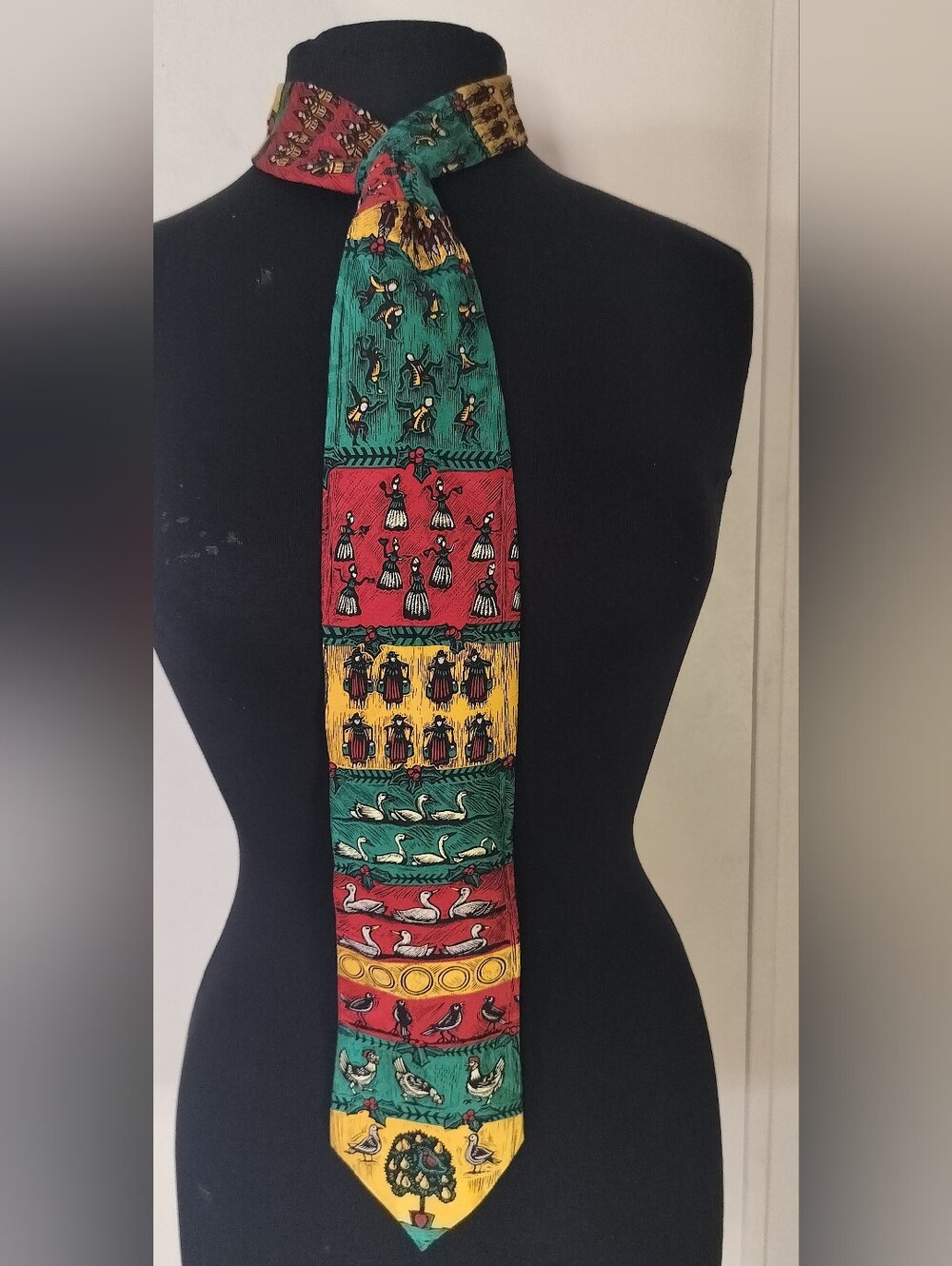Color-Block Folk Motif Silk Tie in Green, Red, Yellow